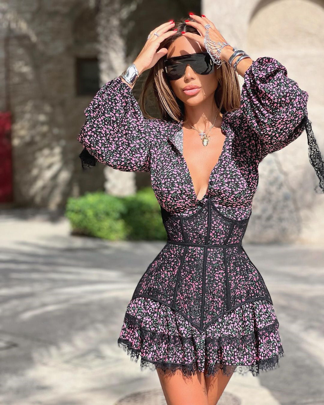 Vestido corto de manga larga con cintura ajustada y estampado para mujer