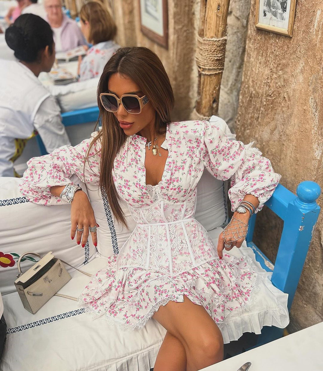 Vestido corto de manga larga con cintura ajustada y estampado para mujer
